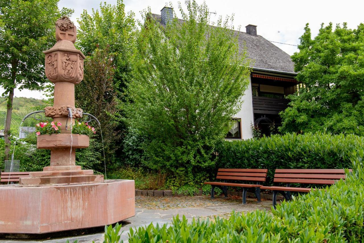 Bed and Breakfast Moselhaus Цельтинген-Рахтиг Экстерьер фото